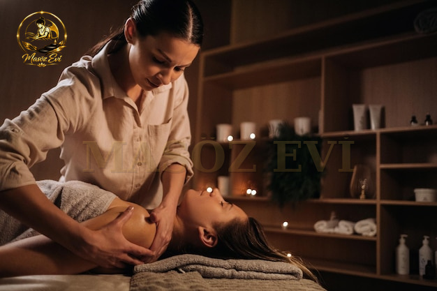 Ataşehir’de spa ya da evde masaj seçerken nelere bakmalı? 3 Ataşehir’de lenf drenaj masajını temsil eden görsel